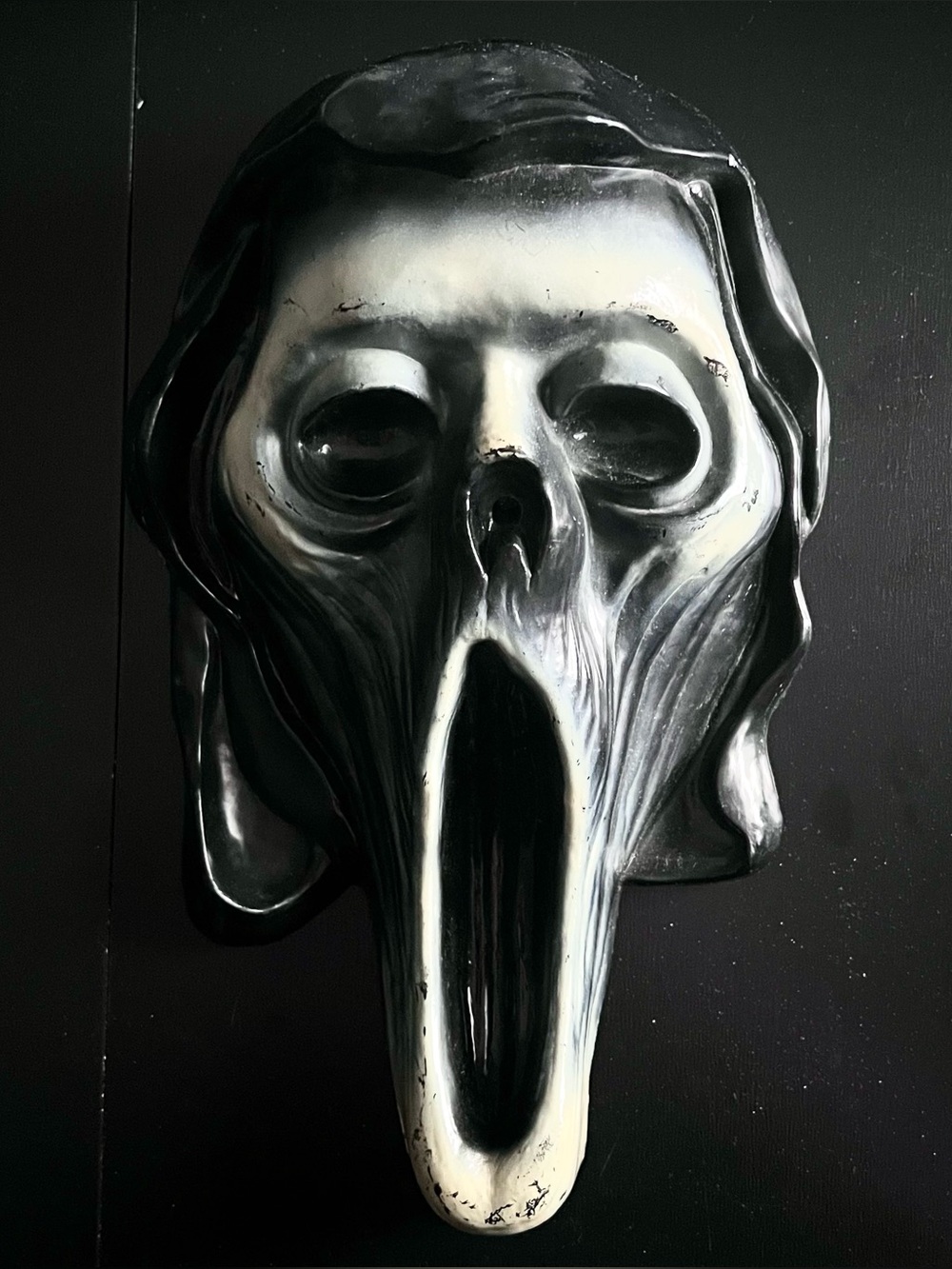 Vintage 90s Scream Ghostface Mask Wall Plaque 1996 Halloween Decor